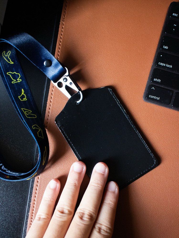 Pvc ID Card Holder Single Slot Black - A must-have item to secure your ID card and attached to your lanyard. Made of PVC material to make sure it is hassle-free for you as it is lightweight and easy to maintain.